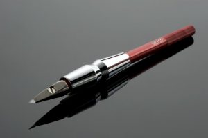 چاقوی جراحی چشم برای یک کاربرد خاص بهینه شده است